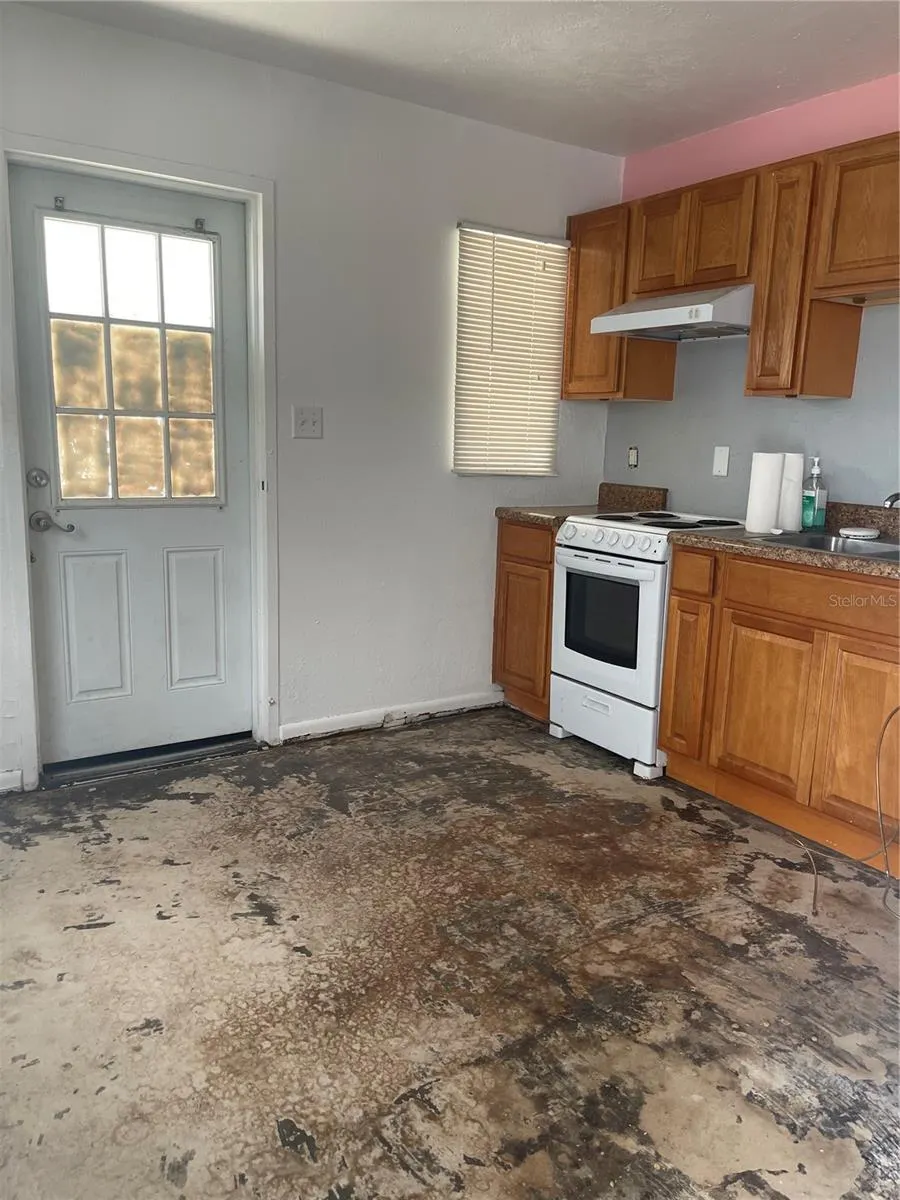 309 CENTER ST