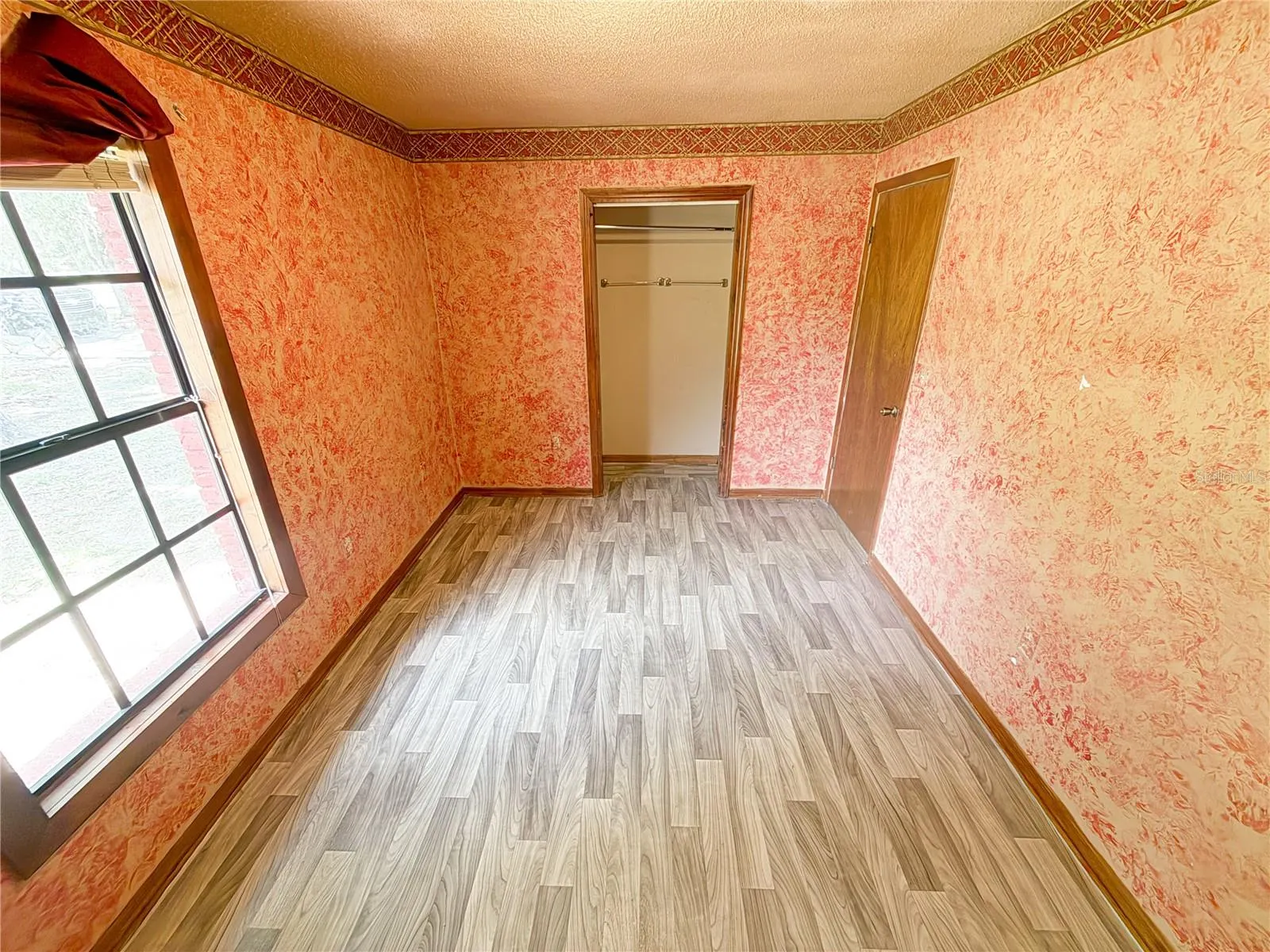 415 3RD ST W