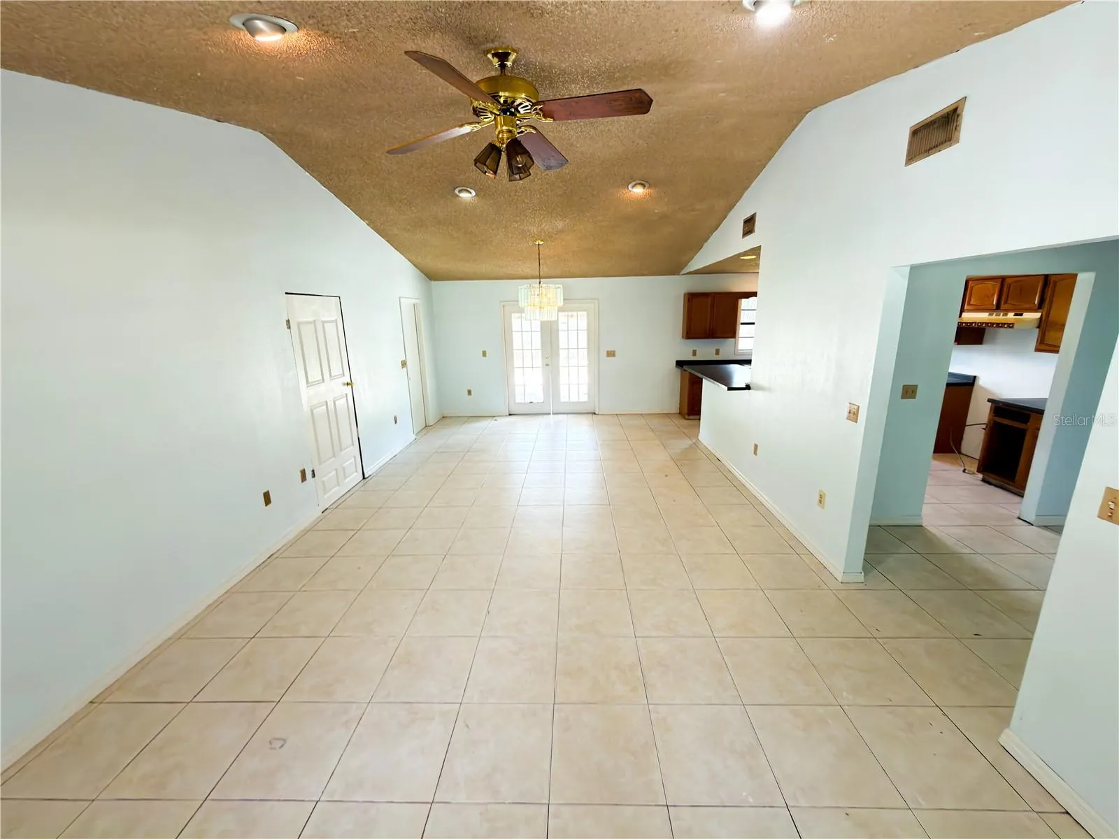 415 3RD ST W