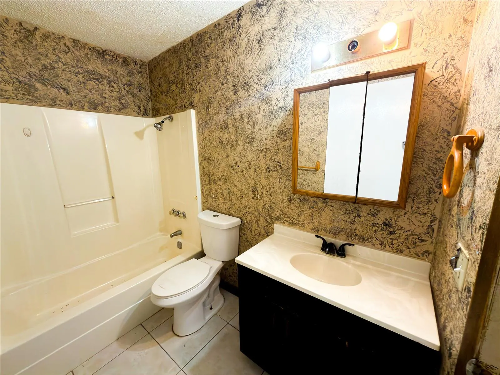 415 3RD ST W