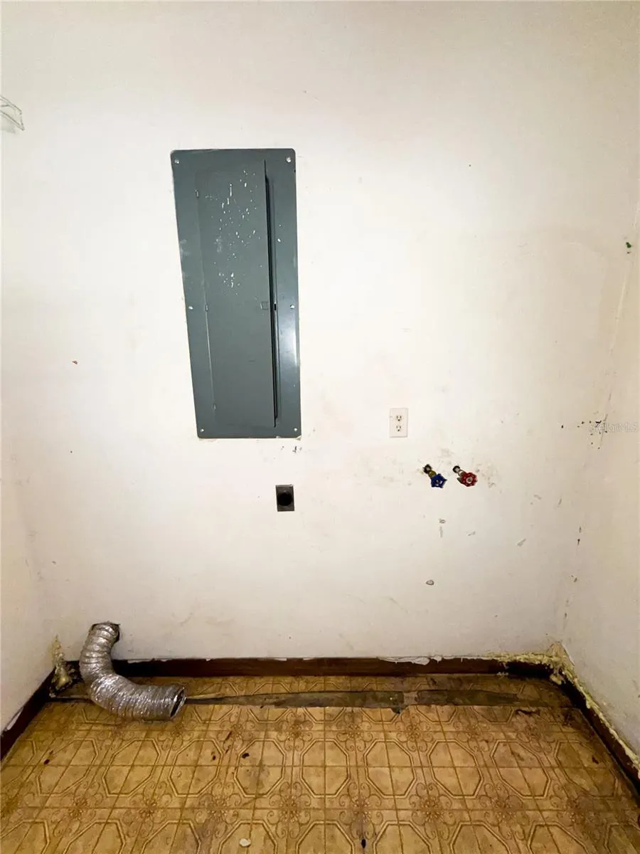 415 3RD ST W