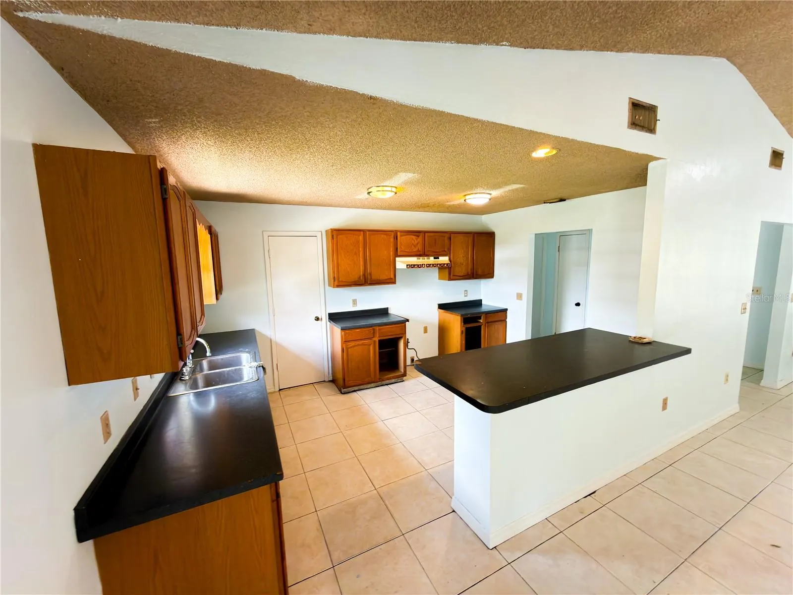 415 3RD ST W