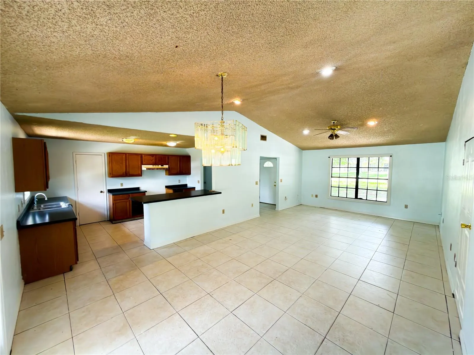 415 3RD ST W