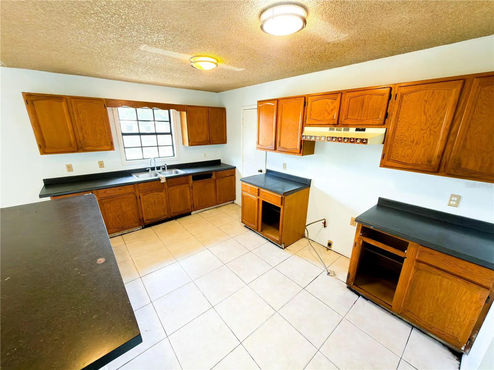 415 3RD ST W