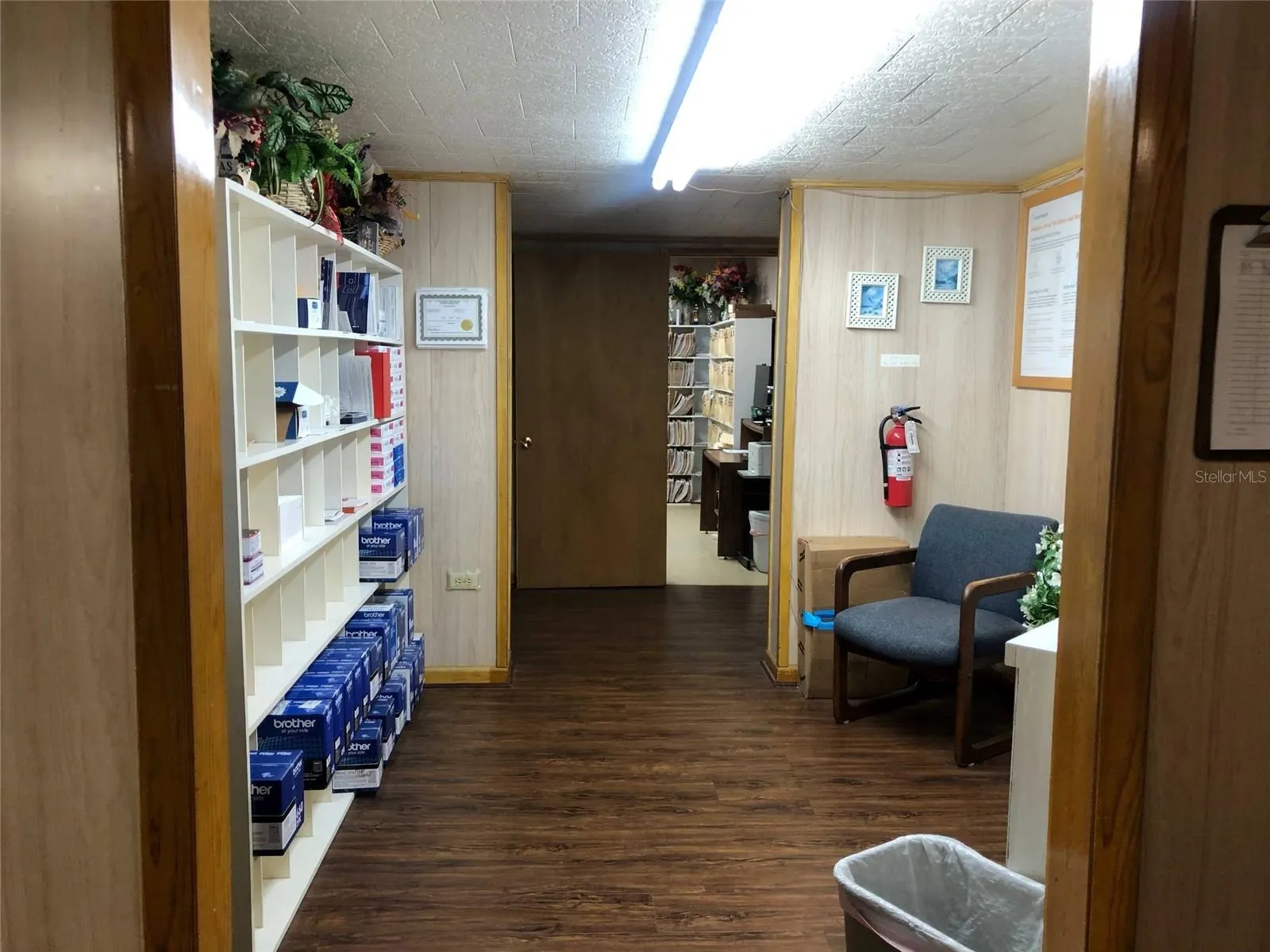 302 W MAIN ST