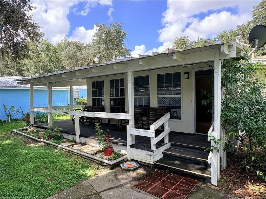 311 S 8TH AVE