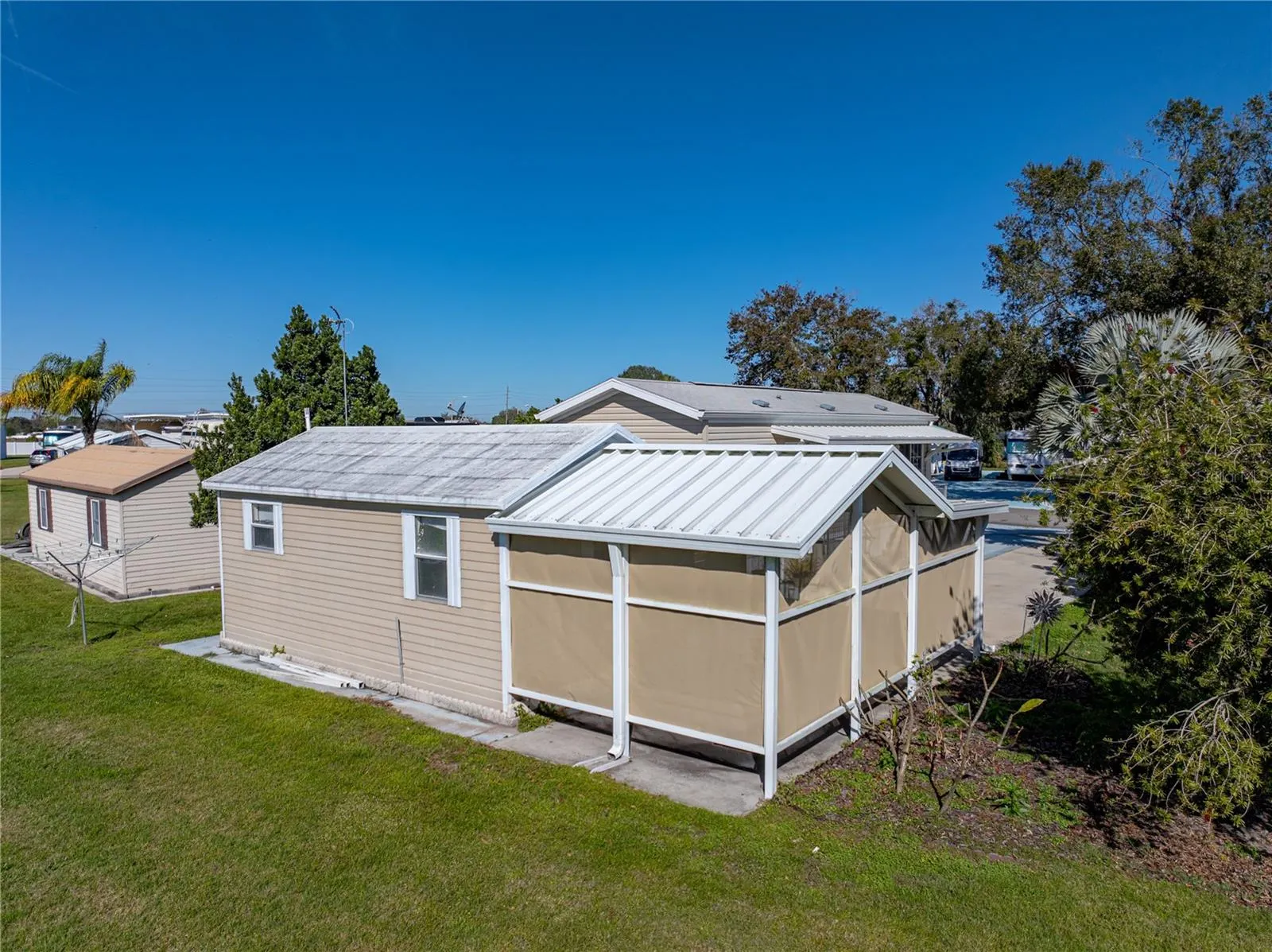 5049 SHORE LINE DR