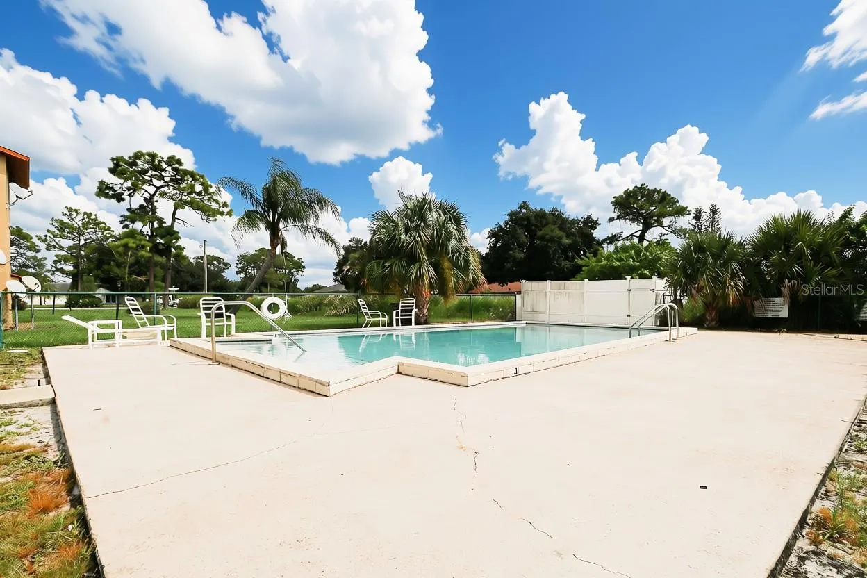 503 MANOR CIR