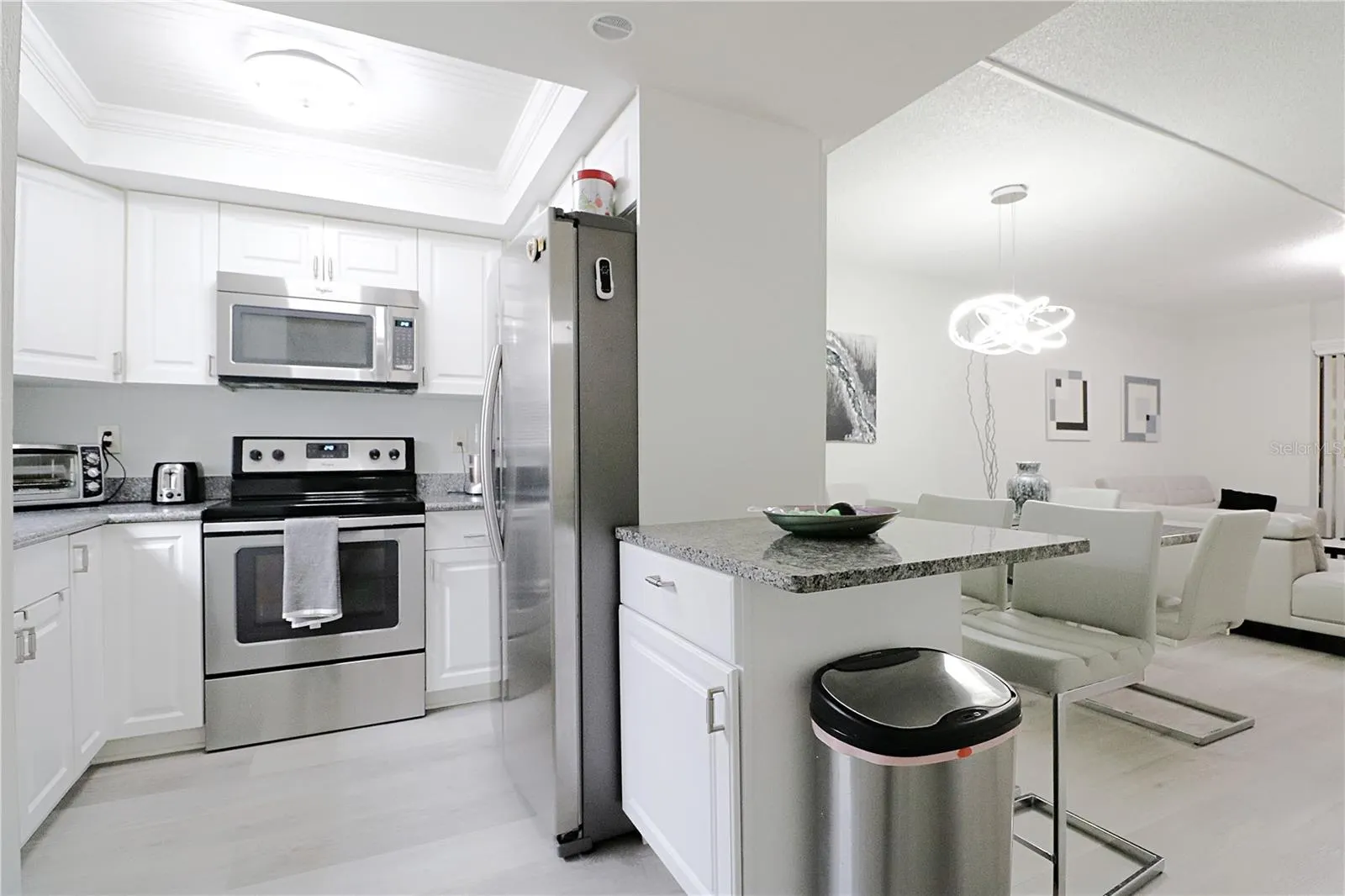 503 MANOR CIR