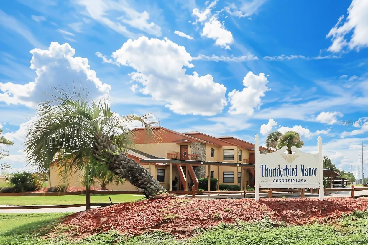 503 MANOR CIR