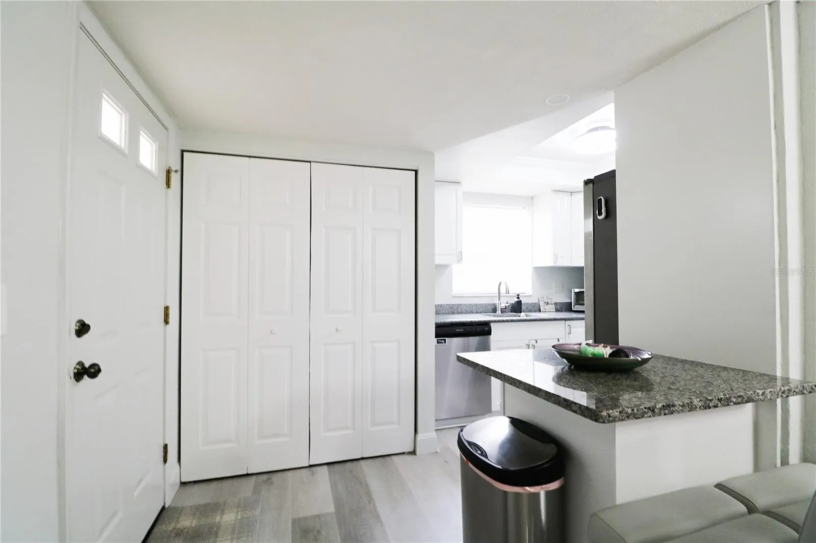 503 MANOR CIR