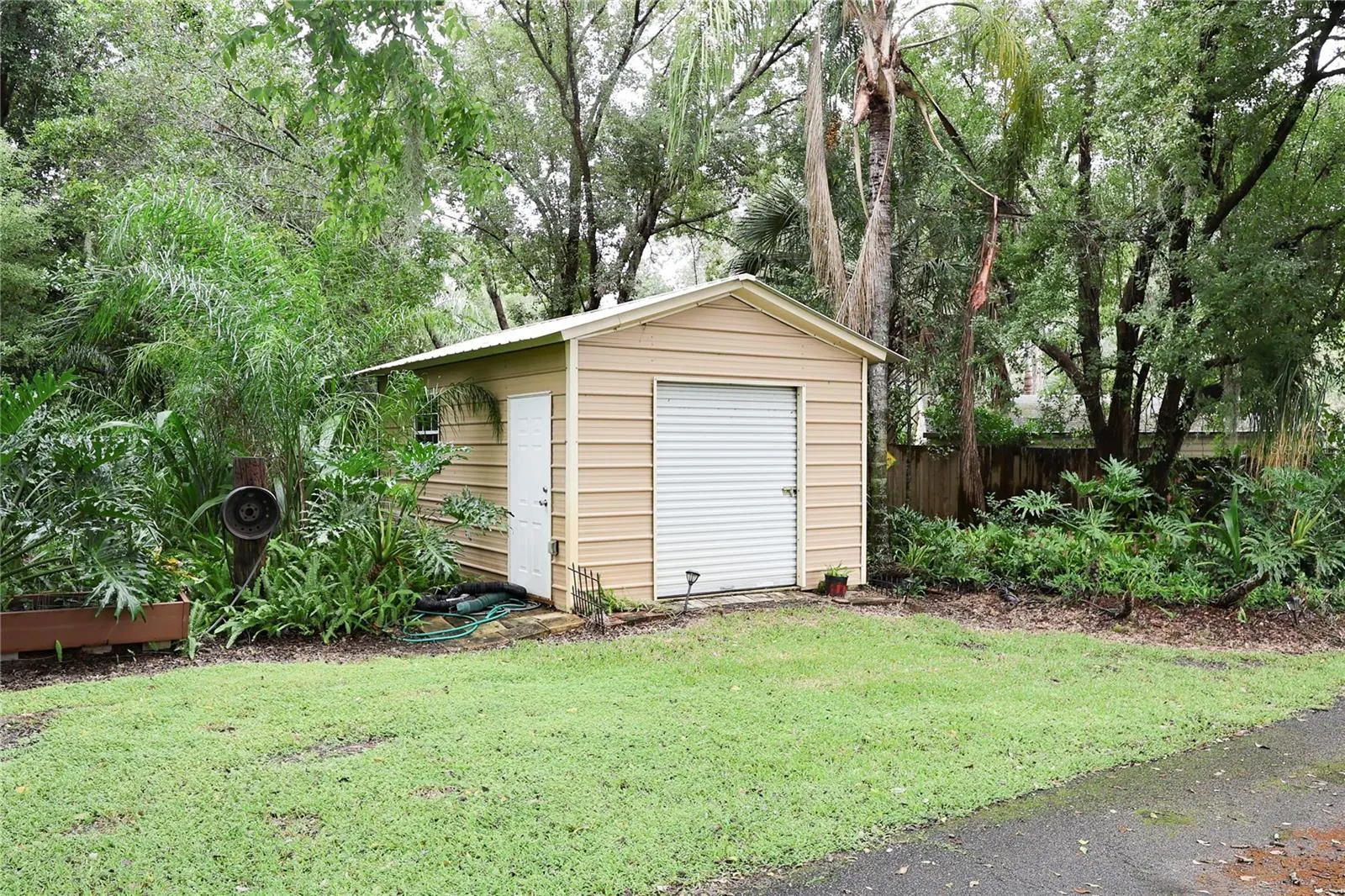 1020 W LAKE HAMILTON DR