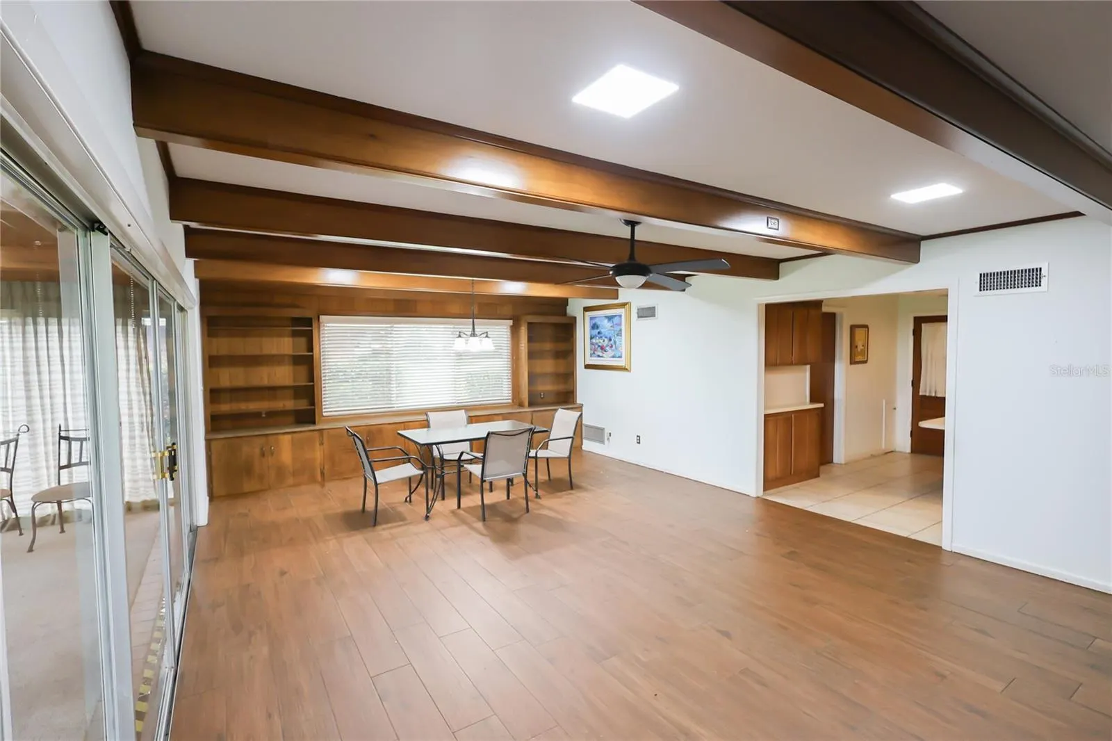 1020 W LAKE HAMILTON DR