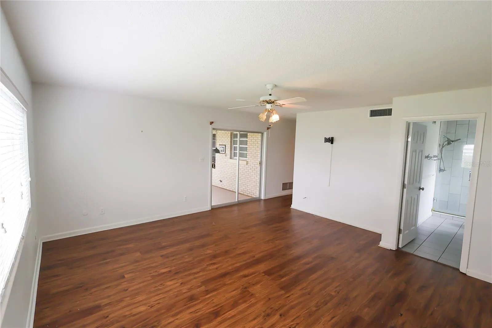 1020 W LAKE HAMILTON DR
