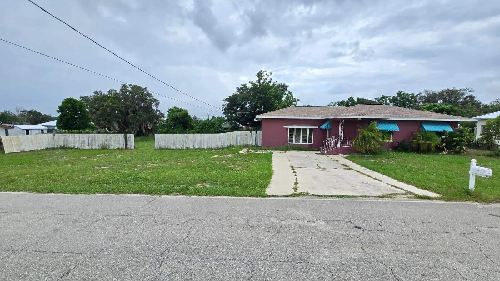 311 E WALNUT ST