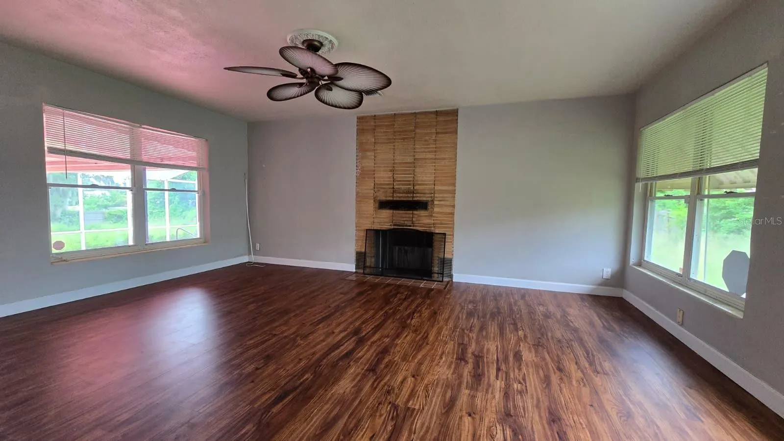 311 E WALNUT ST