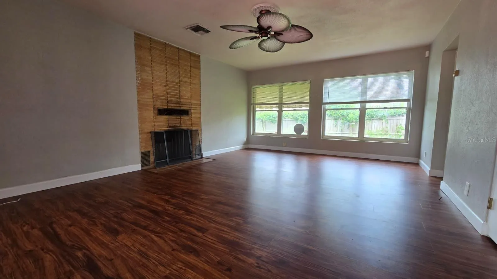 311 E WALNUT ST