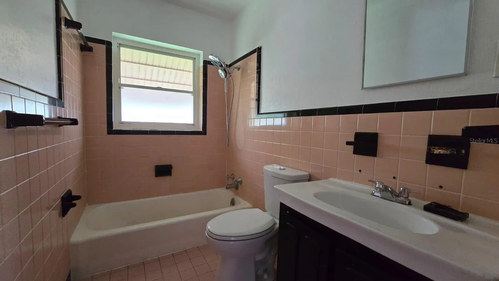 311 E WALNUT ST