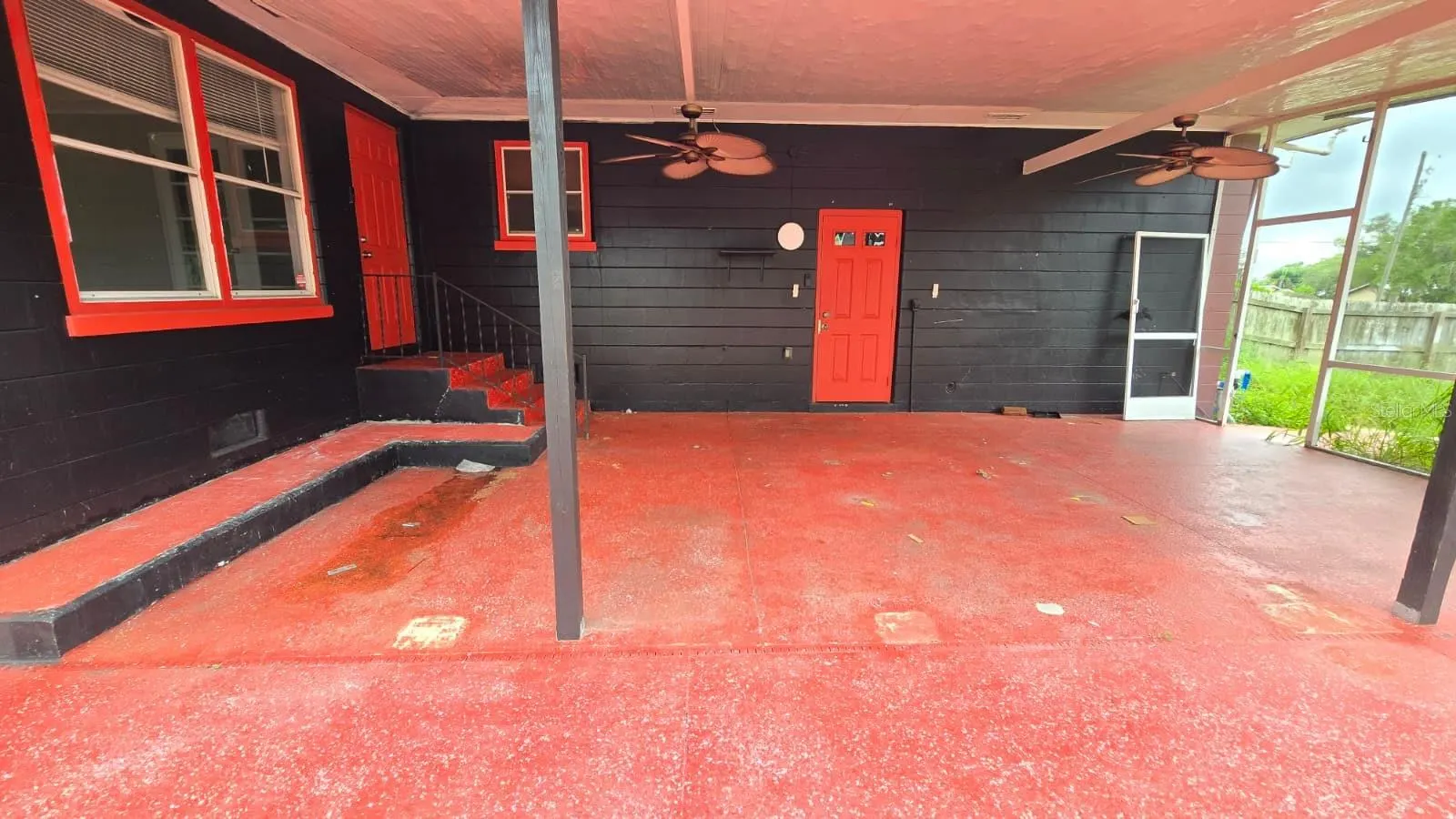311 E WALNUT ST