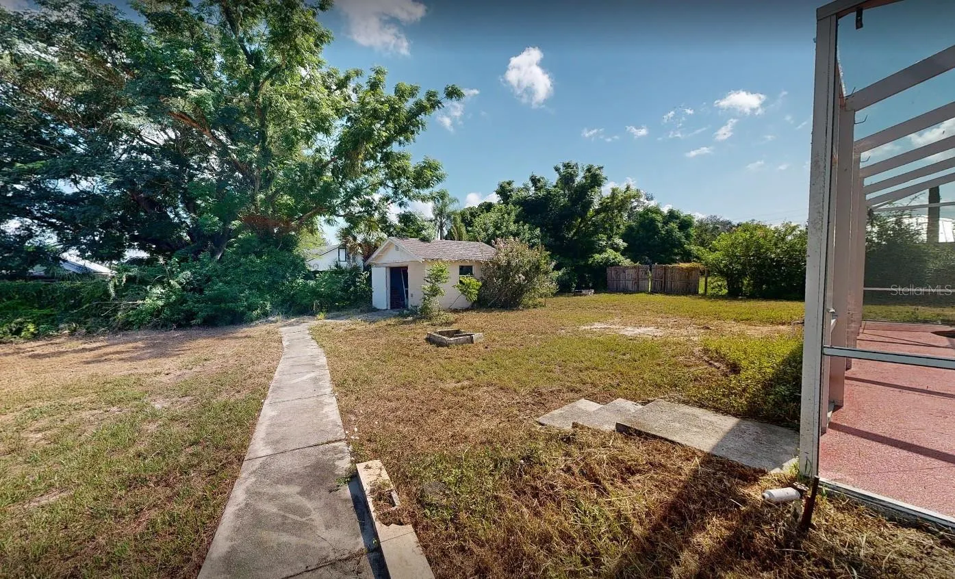 311 E WALNUT ST