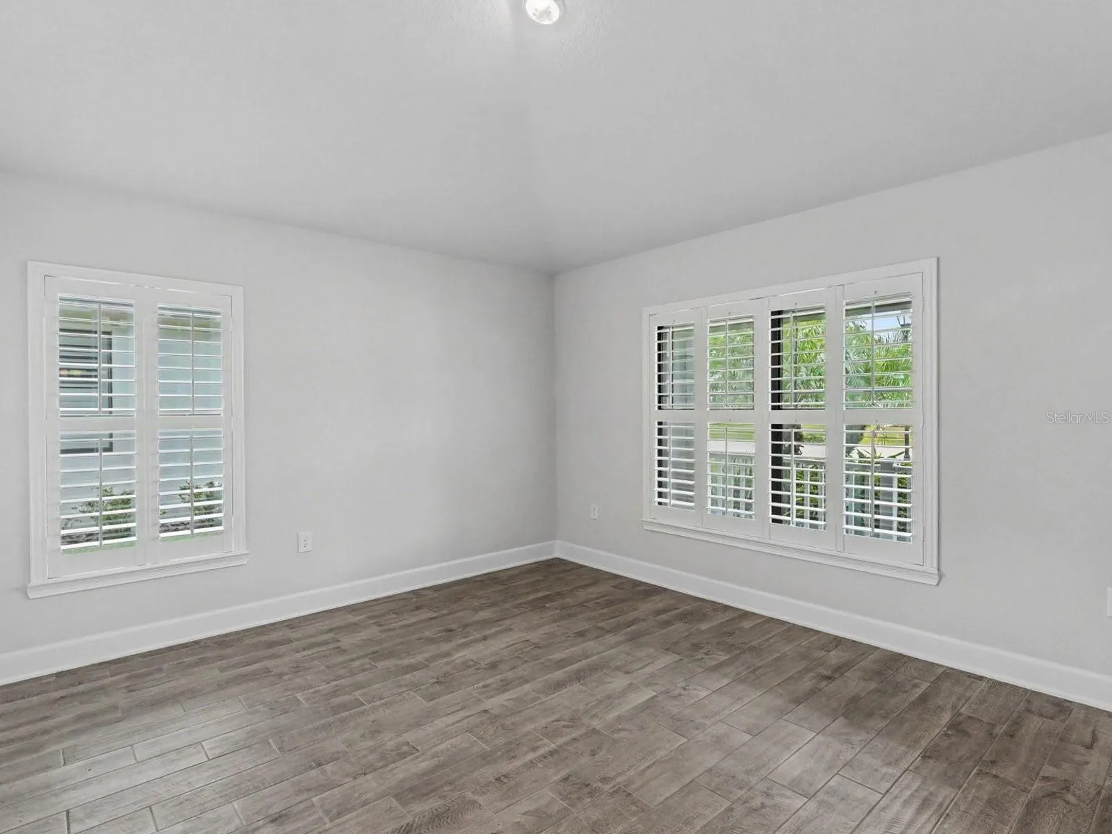 466 LAKE VISTA DR