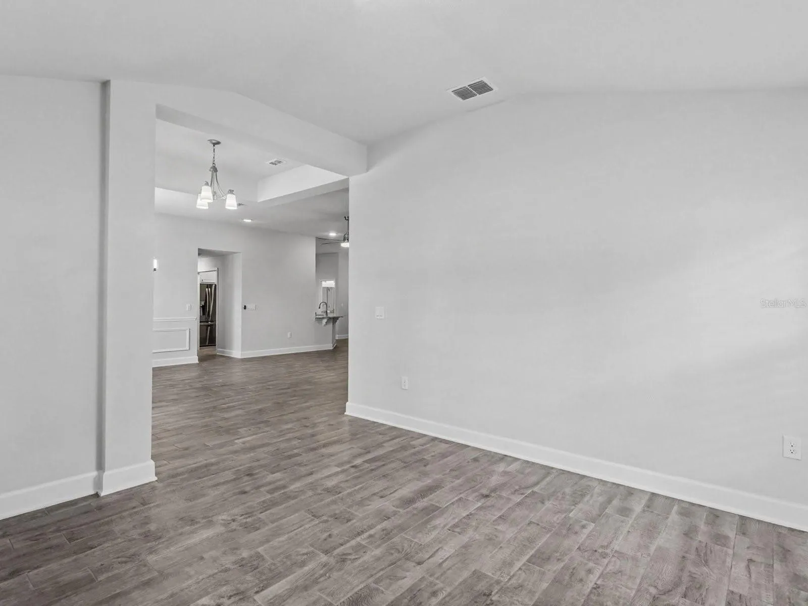 466 LAKE VISTA DR