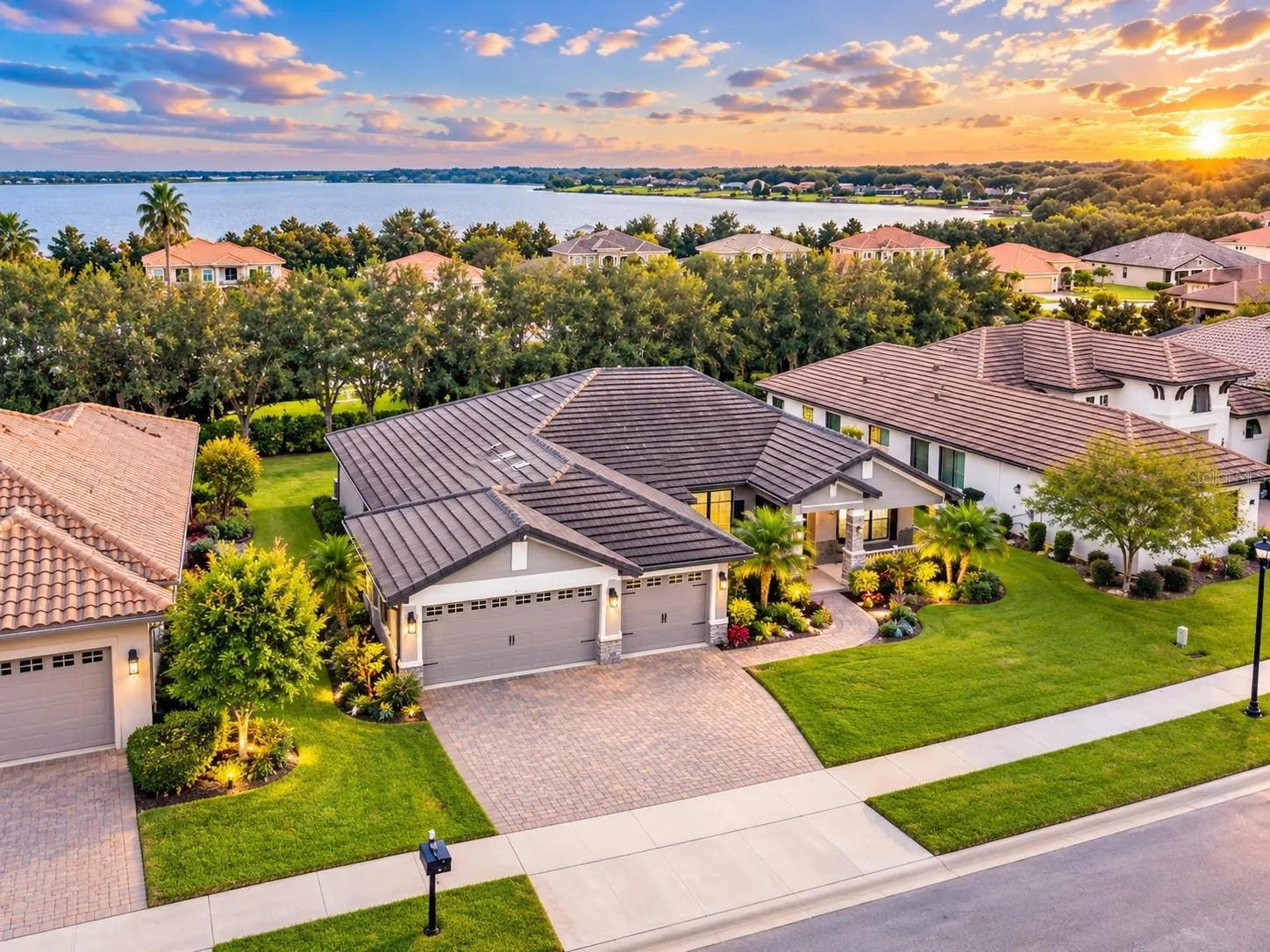 466 LAKE VISTA DR