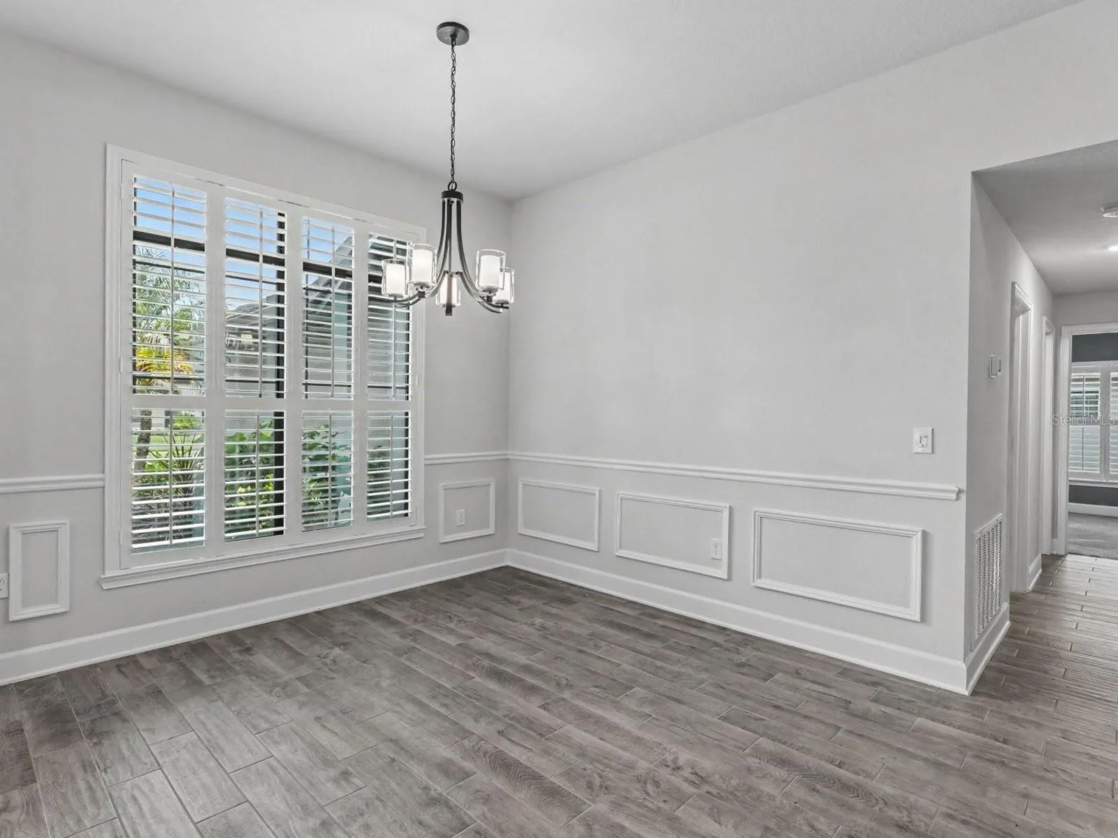 466 LAKE VISTA DR
