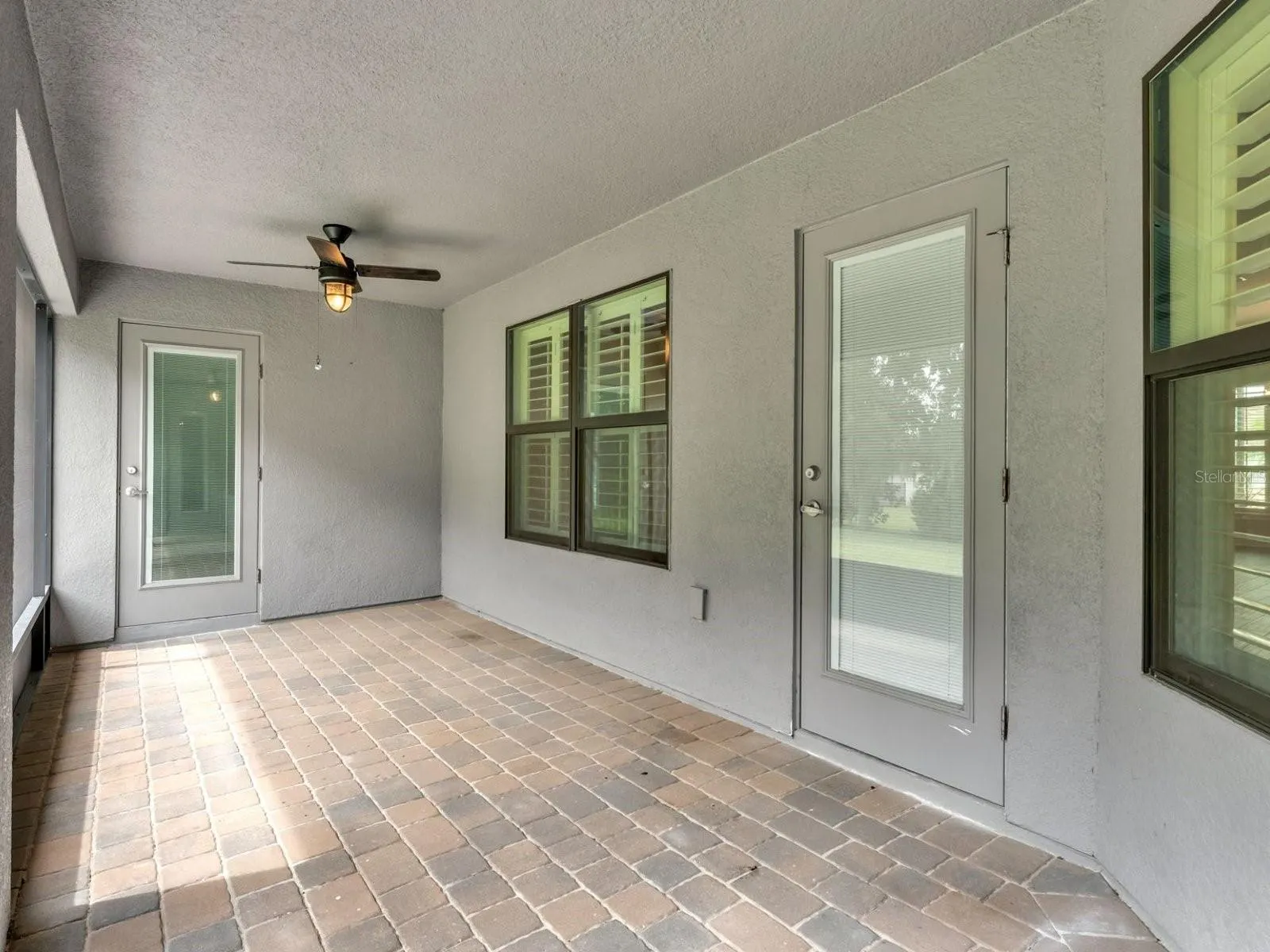 466 LAKE VISTA DR