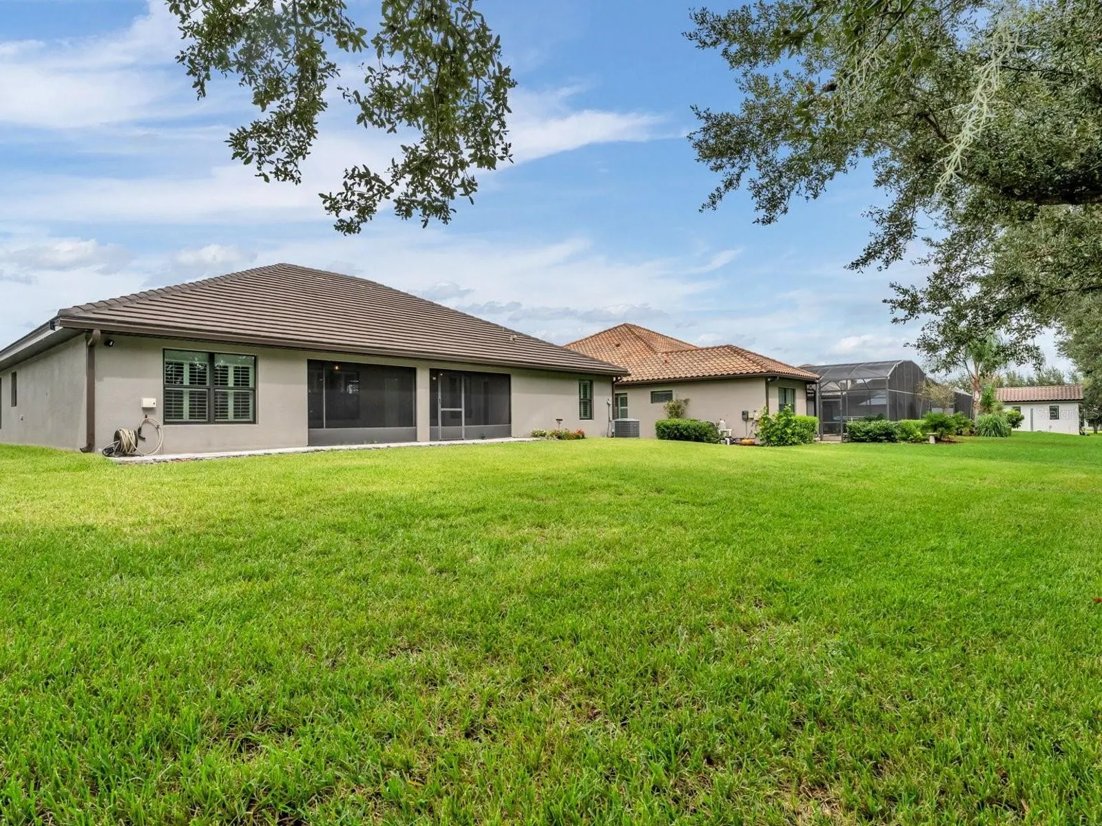 466 LAKE VISTA DR