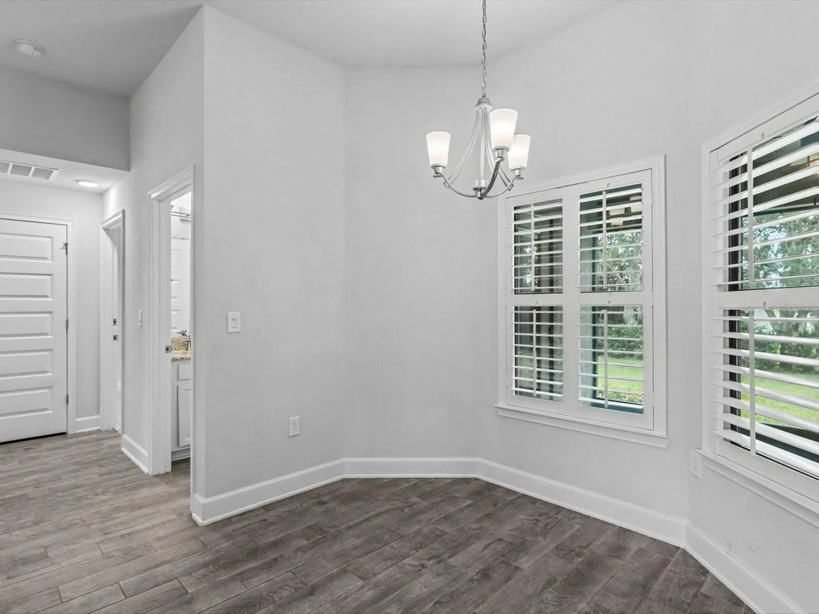 466 LAKE VISTA DR
