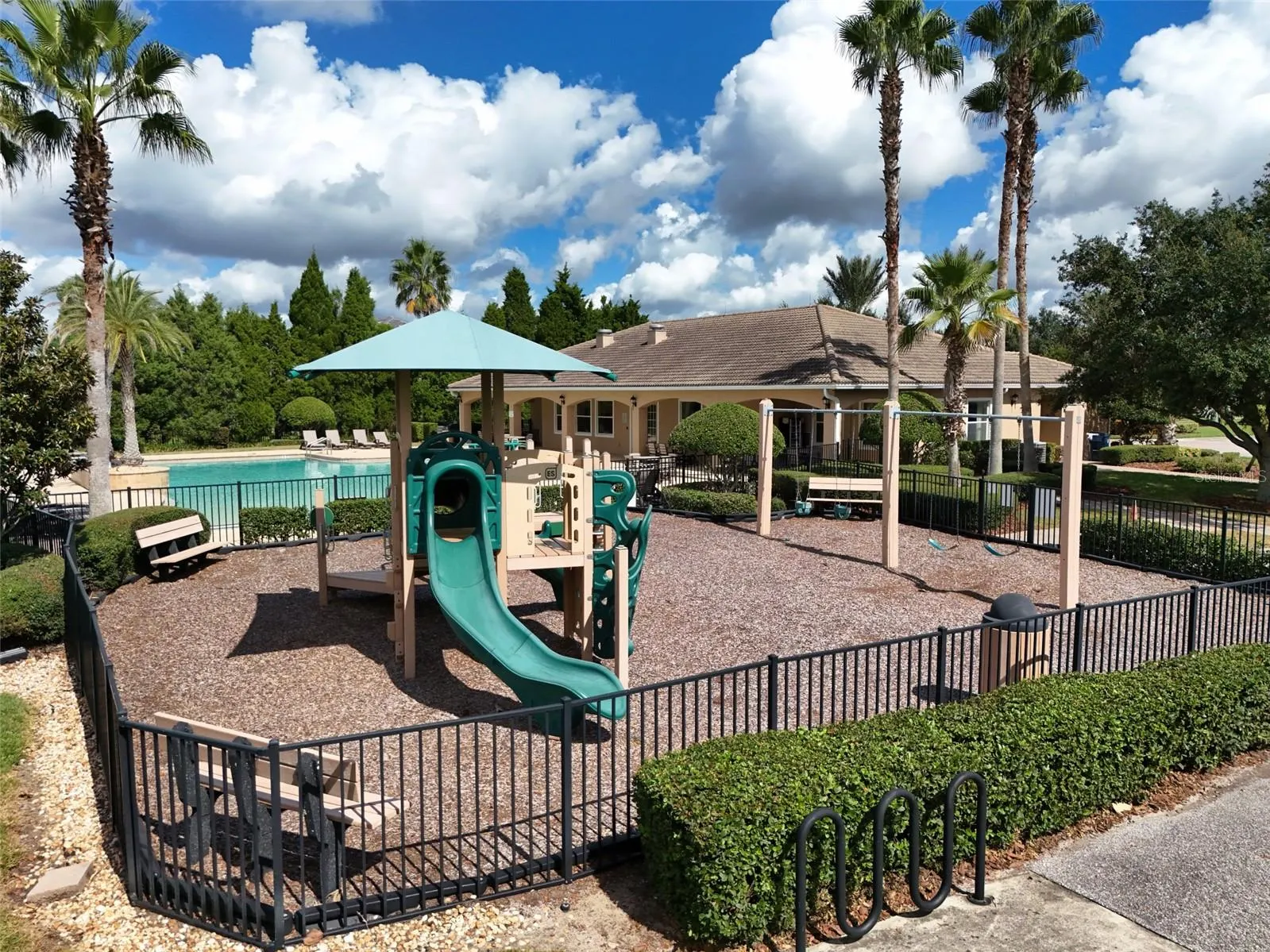 466 LAKE VISTA DR