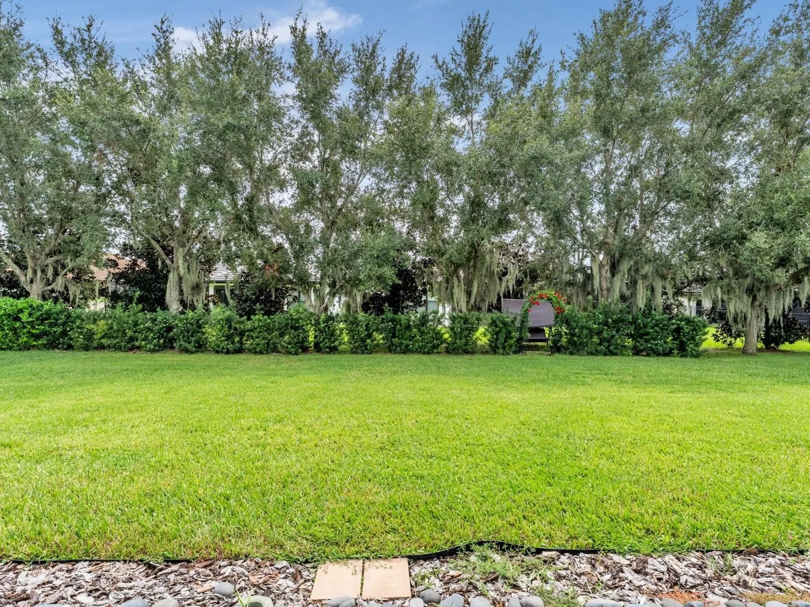 466 LAKE VISTA DR