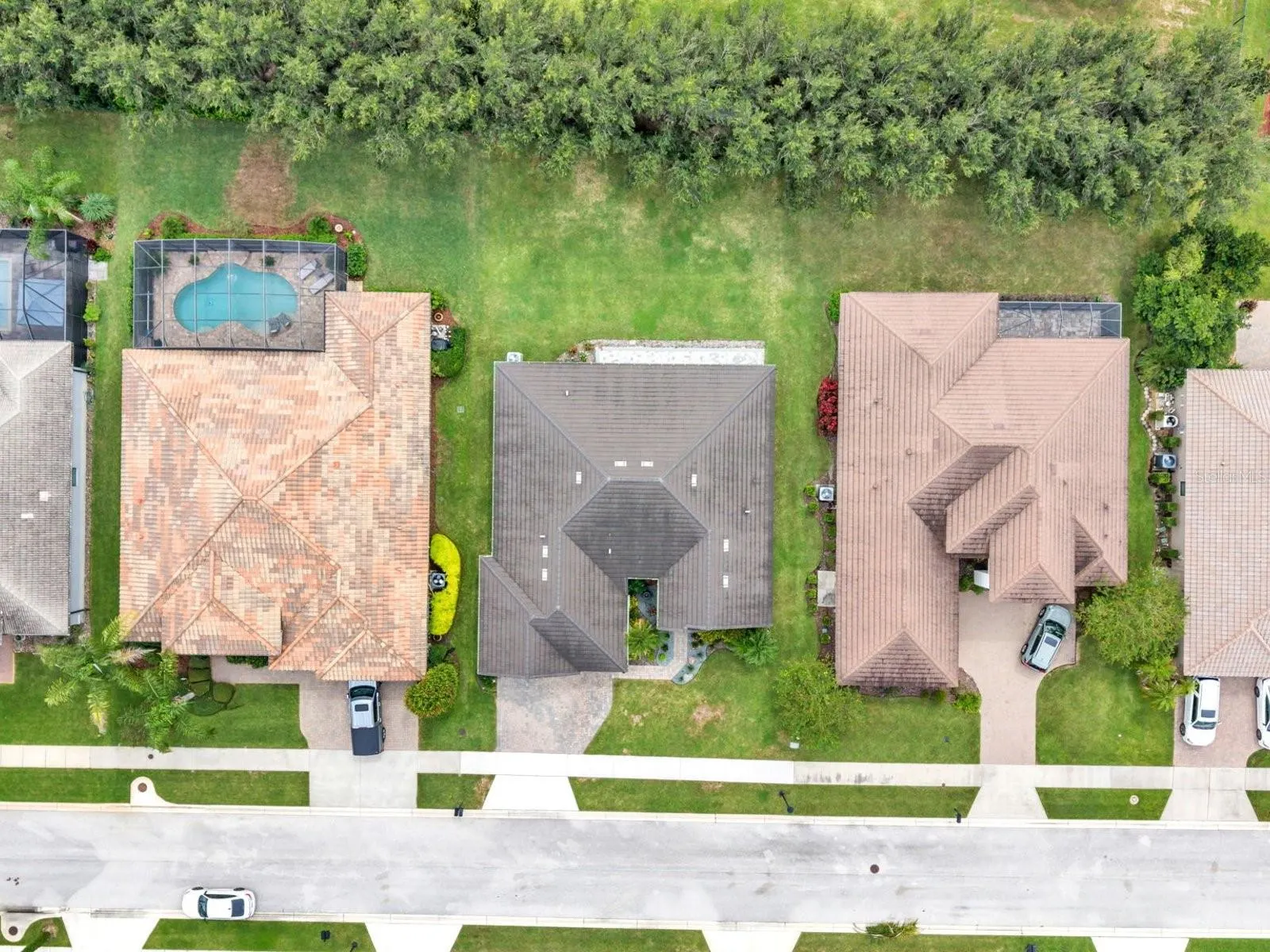 466 LAKE VISTA DR