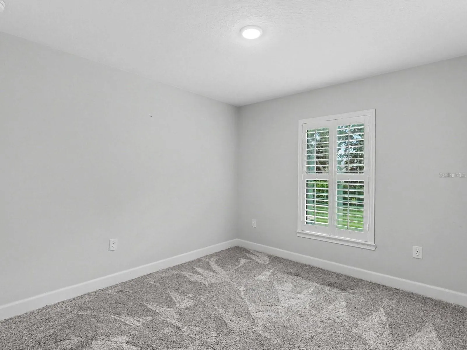 466 LAKE VISTA DR
