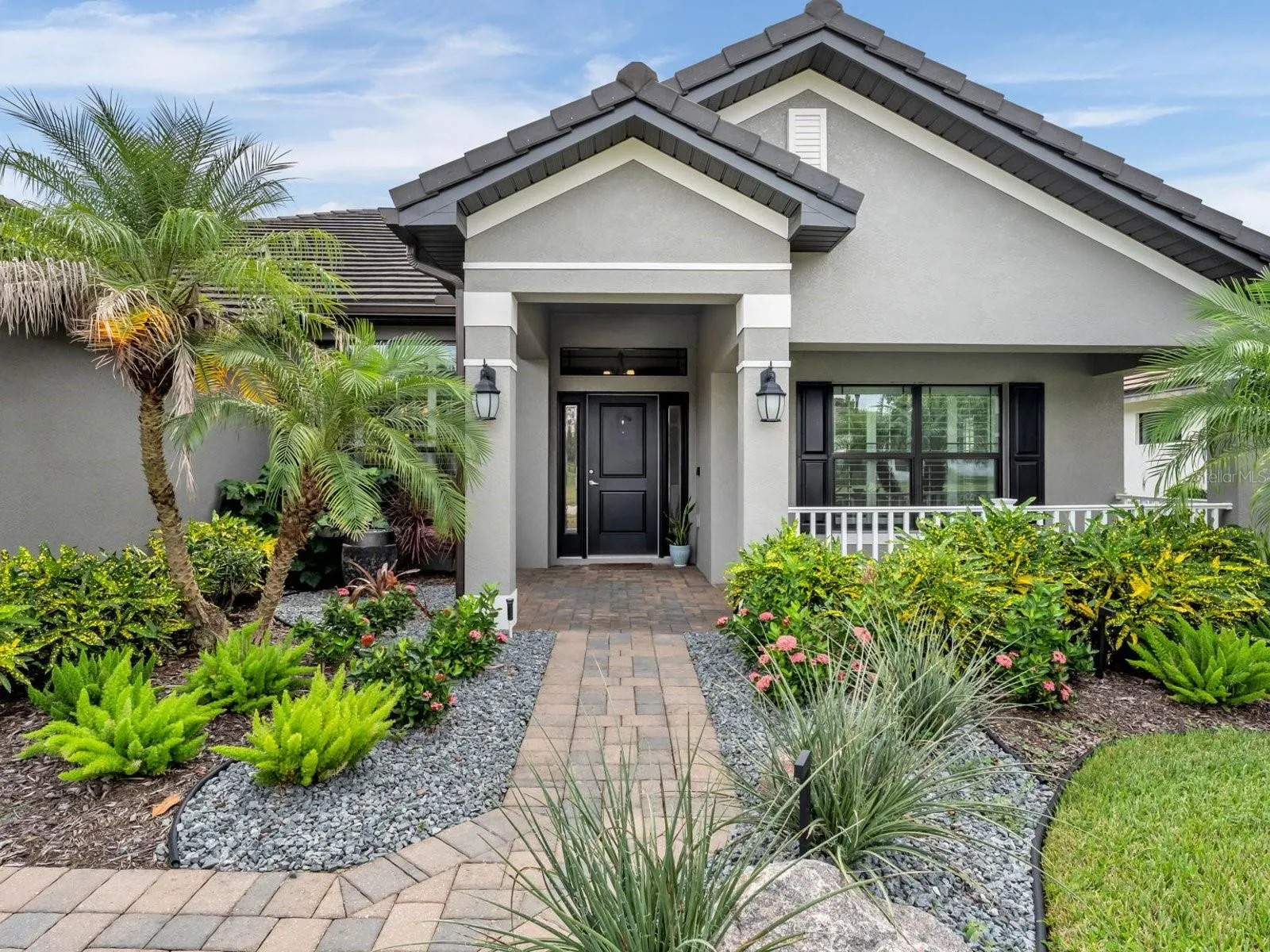 466 LAKE VISTA DR