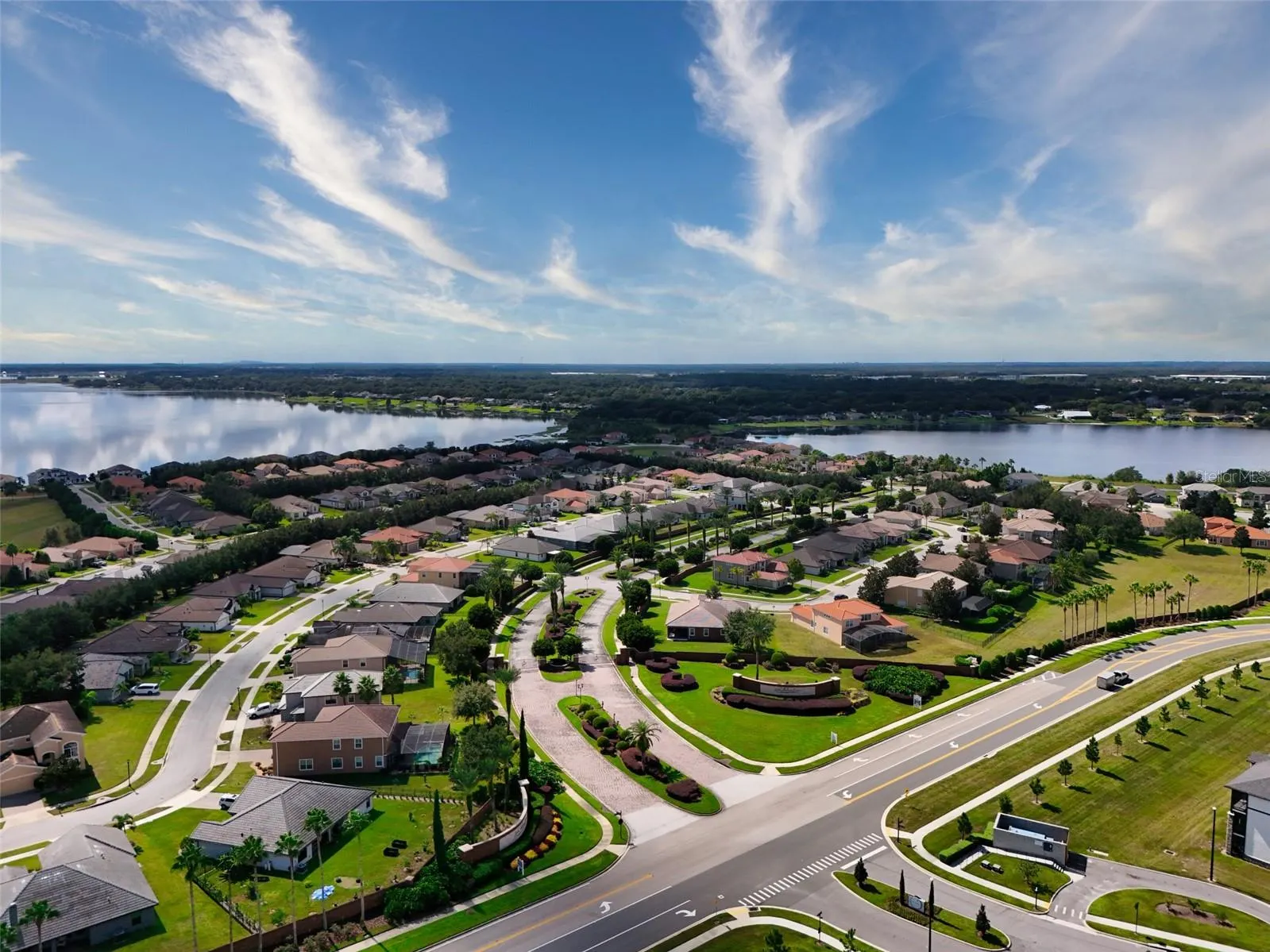 466 LAKE VISTA DR