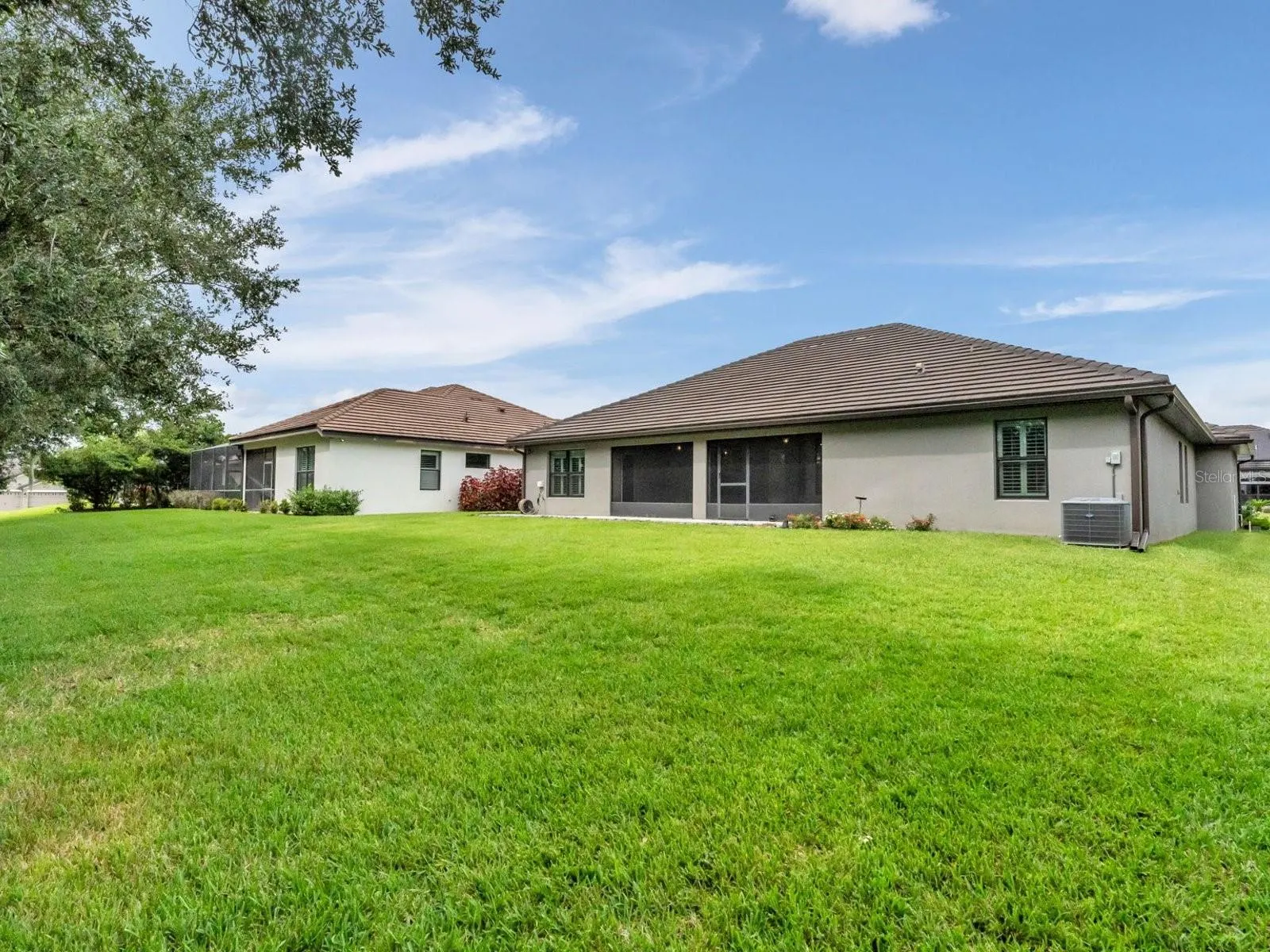 466 LAKE VISTA DR
