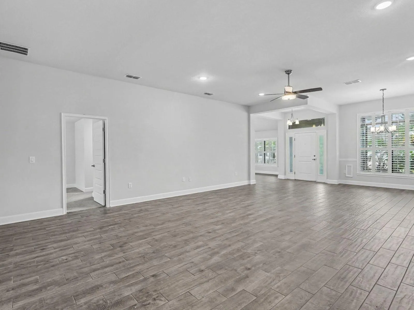 466 LAKE VISTA DR