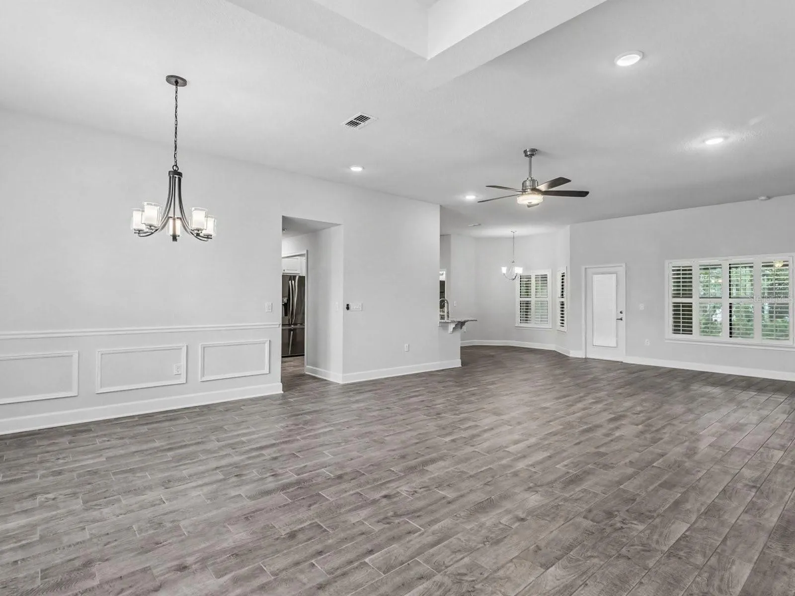 466 LAKE VISTA DR