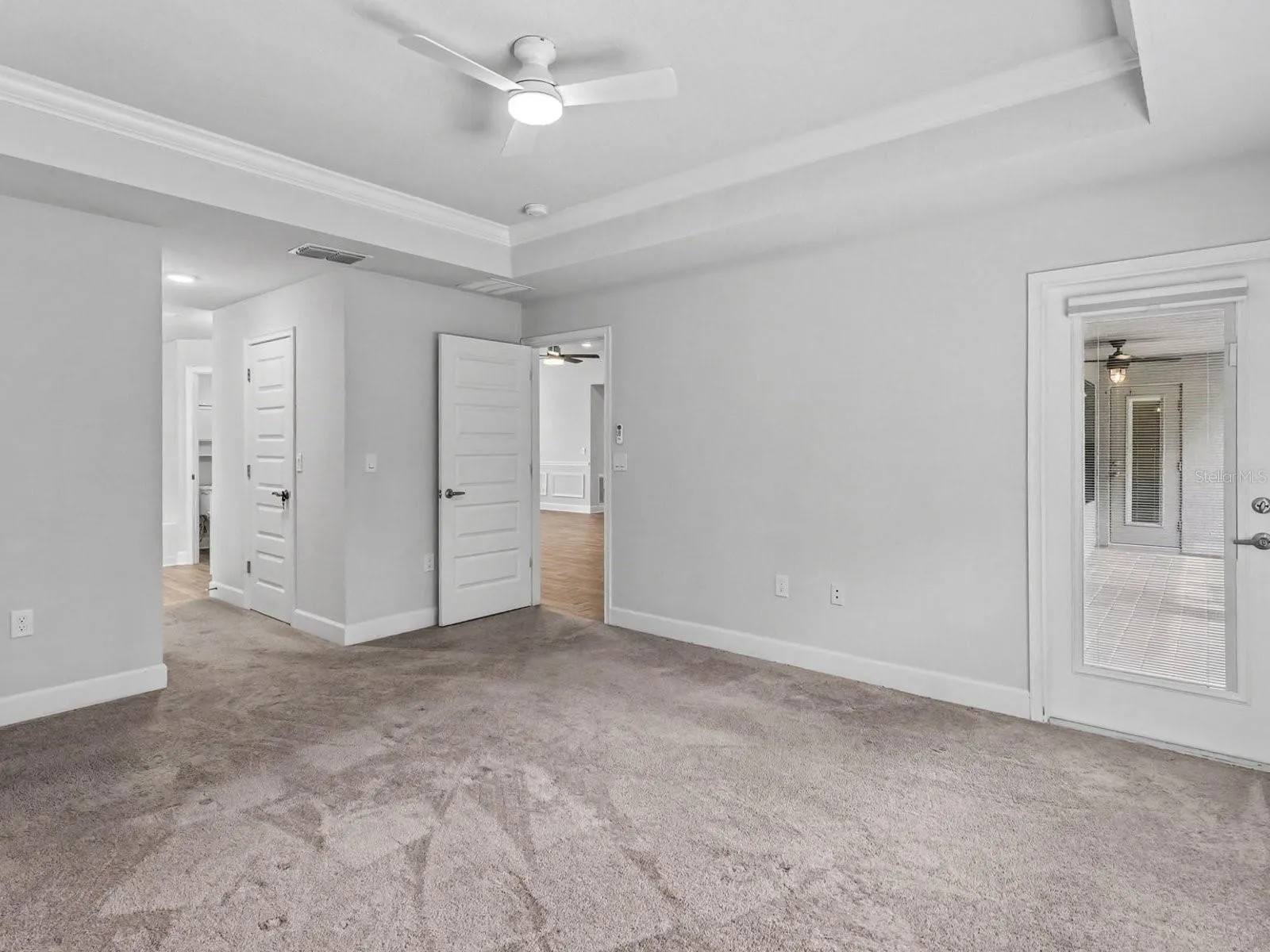 466 LAKE VISTA DR
