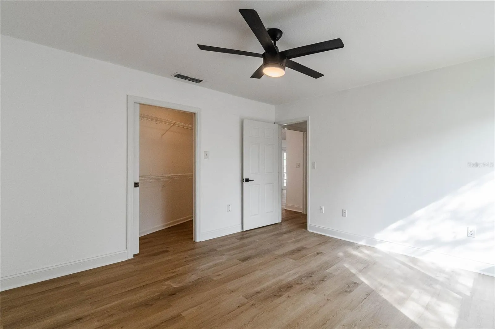 832 BROOKWOOD DR