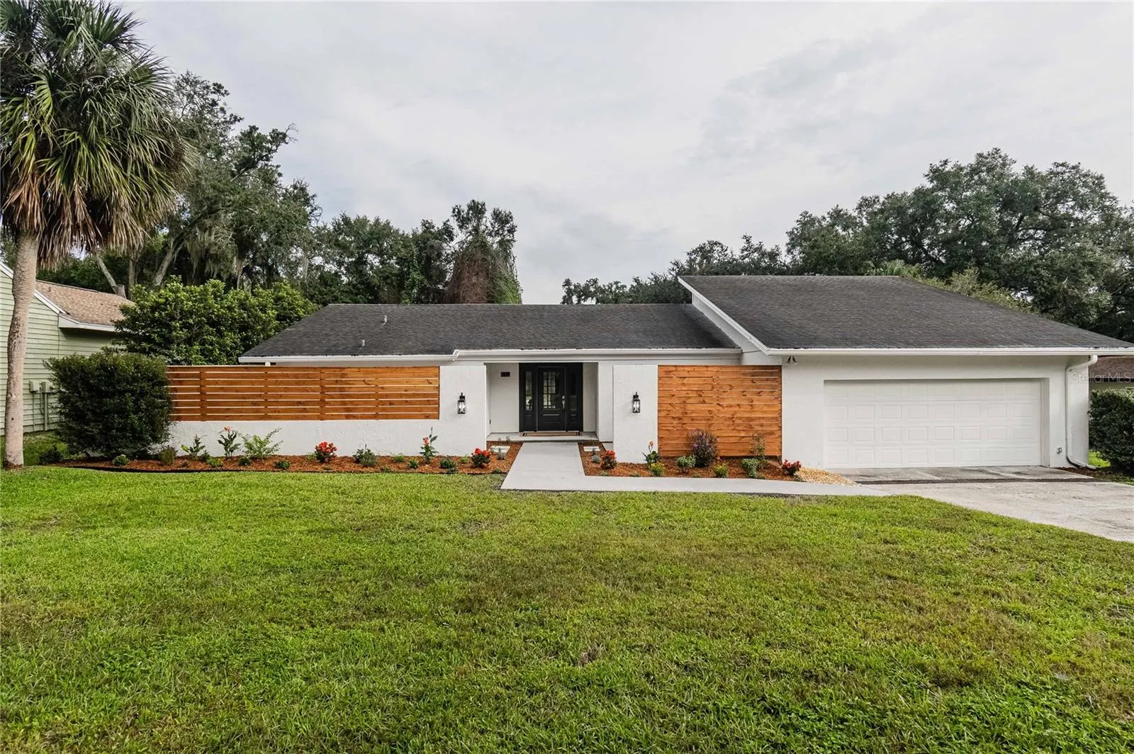 832 BROOKWOOD DR