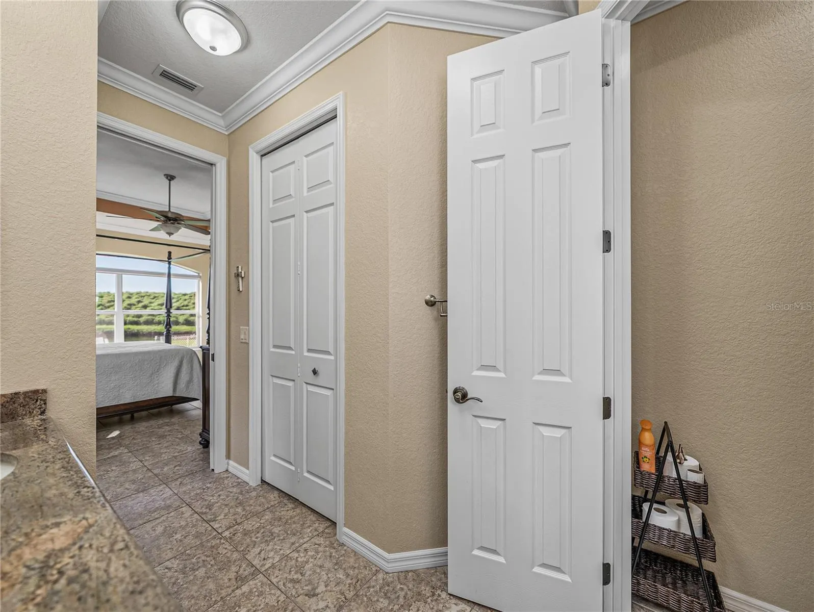 3834 LITCHFIELD LOOP