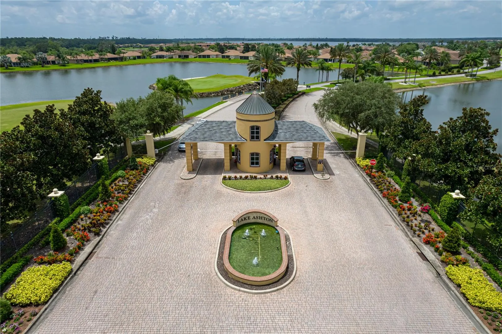 3834 LITCHFIELD LOOP
