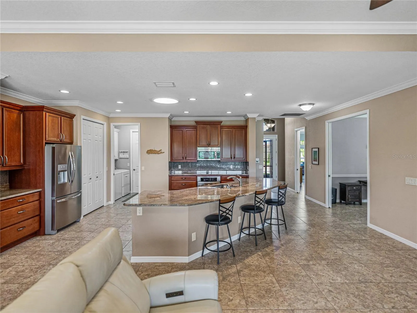 3834 LITCHFIELD LOOP