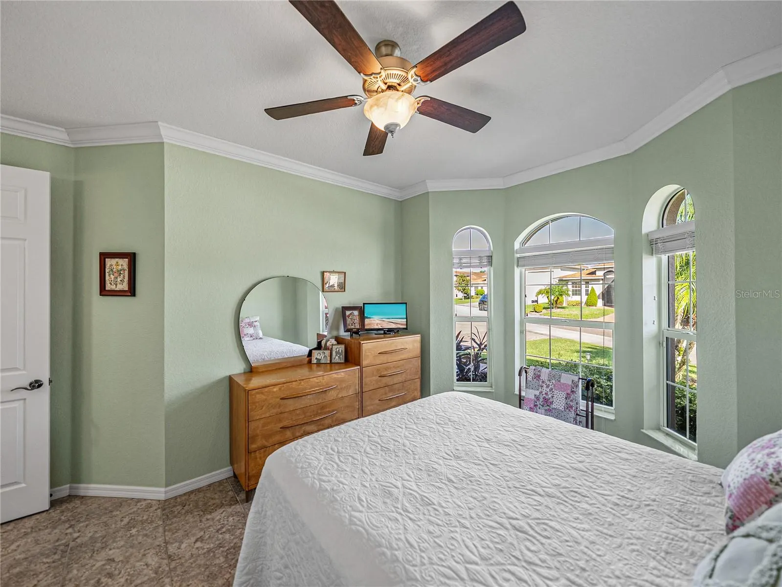 3834 LITCHFIELD LOOP