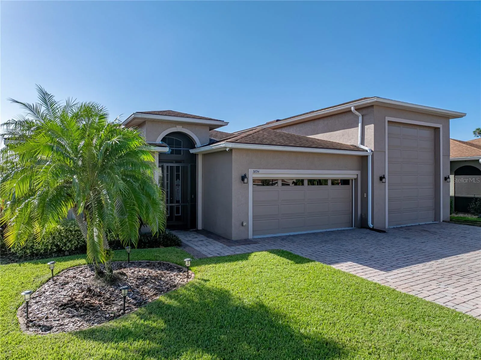 3834 LITCHFIELD LOOP
