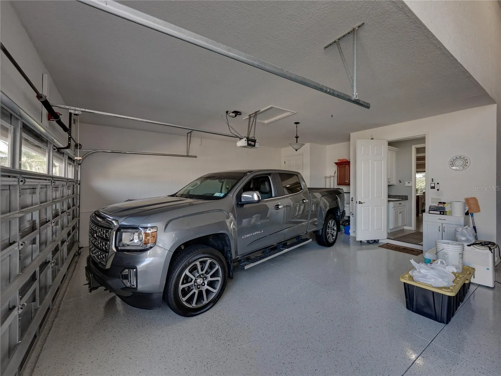 3834 LITCHFIELD LOOP