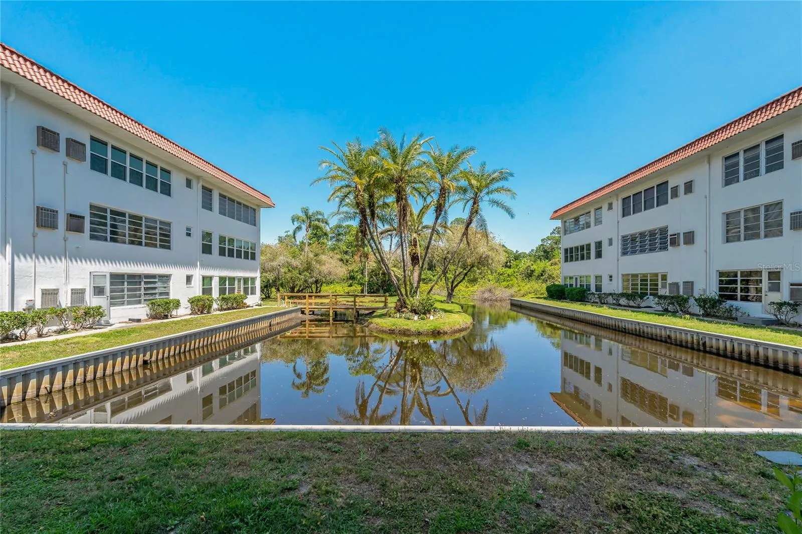 100 EL CAMINO DR #104 #104